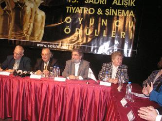15.Sadri Al���k Sinema ve Tiyatro Oyuncu �d�l� Adaylar� A��kland�.Tiyatro J�ri Ba�kan� �st�n Akmen, se�ici kurul �yeleri:Cem Duygulu, �olpan �lhan, Filiz Kutlar, Hami �a�da�, Hasan Anamur, Nil Aykon, Refika Sezik, Rengin Uz -29.03.2010-Foto�raflar/Tenise Yal��n evetbenim.com