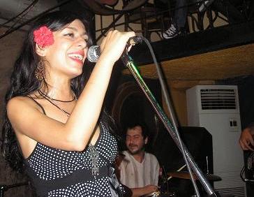 Dumans�z Ortamda M�zik bir ba�ka: LUXUS,  Shaft Blues Jazz Club Konseri