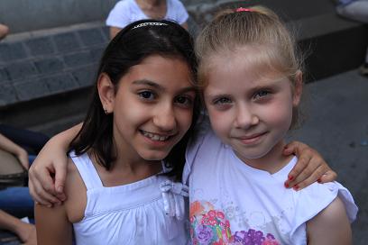 Gen� Klasik�iler Festivali kapsam�nda Seyrantepeli 11 �ocu�a m�zik bursu verildi.