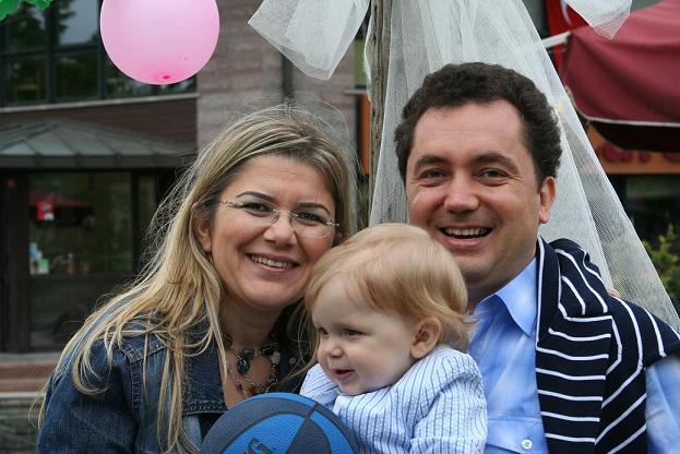doğum günü: 31 Mayıs 2009 İstanbul, Erim bebek annesi Nur + babası Gökhan Aytekin  
