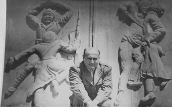 Rölyef: Aziziye Anıtı Erzurum: Ahmet Ziyaeddin SARIKARTAL (1911  -  7 Ocak 1982 İzmir) Asker Sanatçı: Türk Tango Müziğinin ilk bestecilerinden, ressam, şair, yazar ve heykel sanatçısı